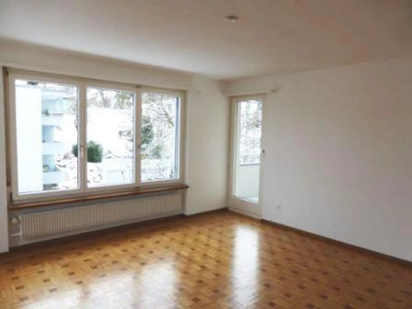 Appartement spacieux de 3,5 pièces dans un quartier résidentiel calme et bien situé - Photo 7 sur 9