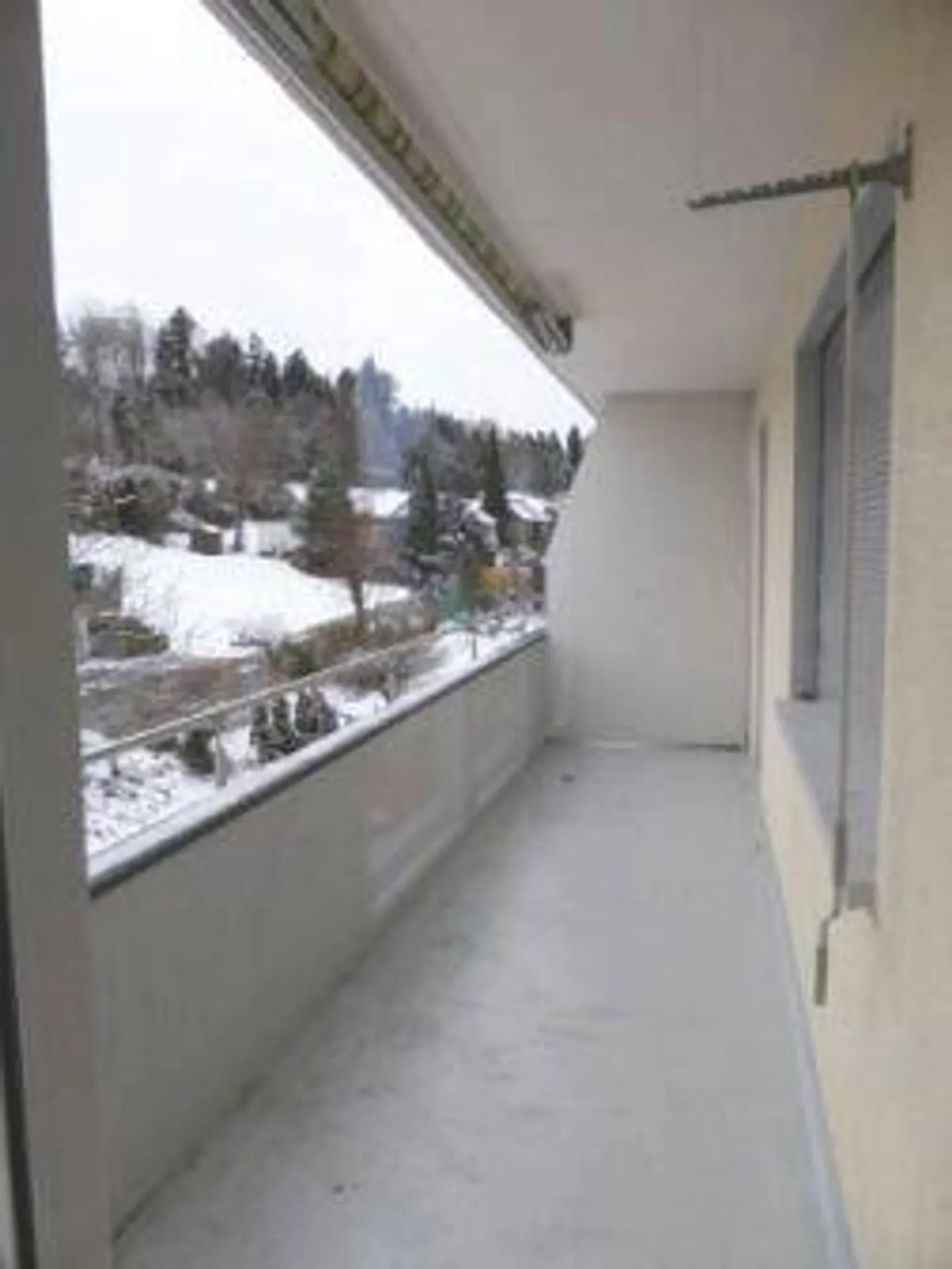 Appartement spacieux de 3,5 pièces dans un quartier résidentiel calme et bien situé - Photo 9 sur 9