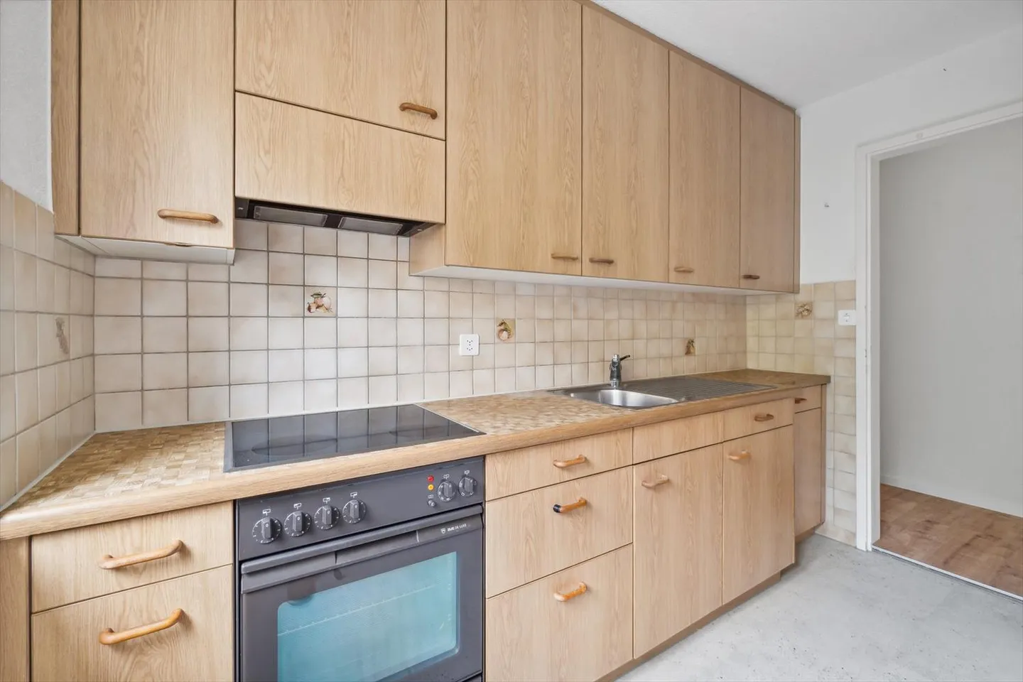 Charming Garden Apartment - Photo 3 of 9