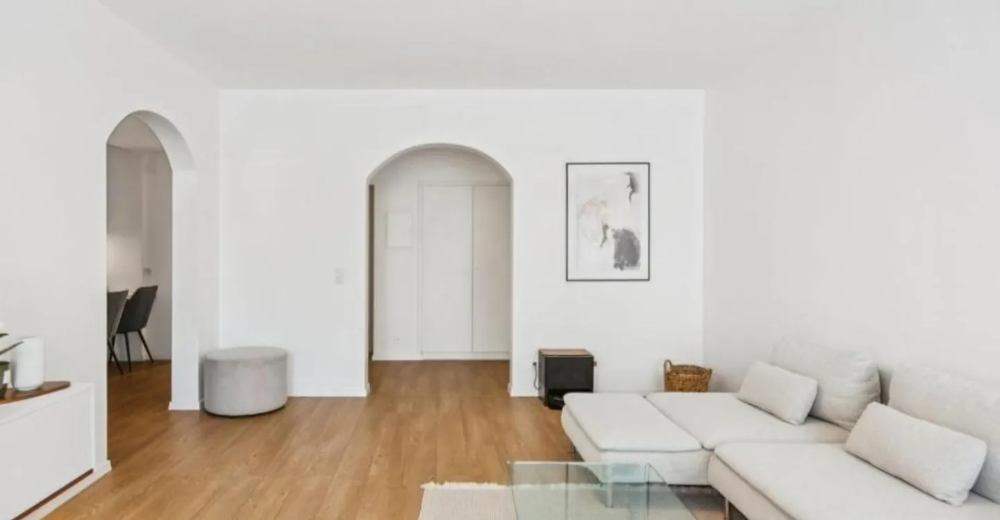 Rarity in the Heart of Reconvilier: Renovated 4.5 Room Apartment - Photo 7 of 13