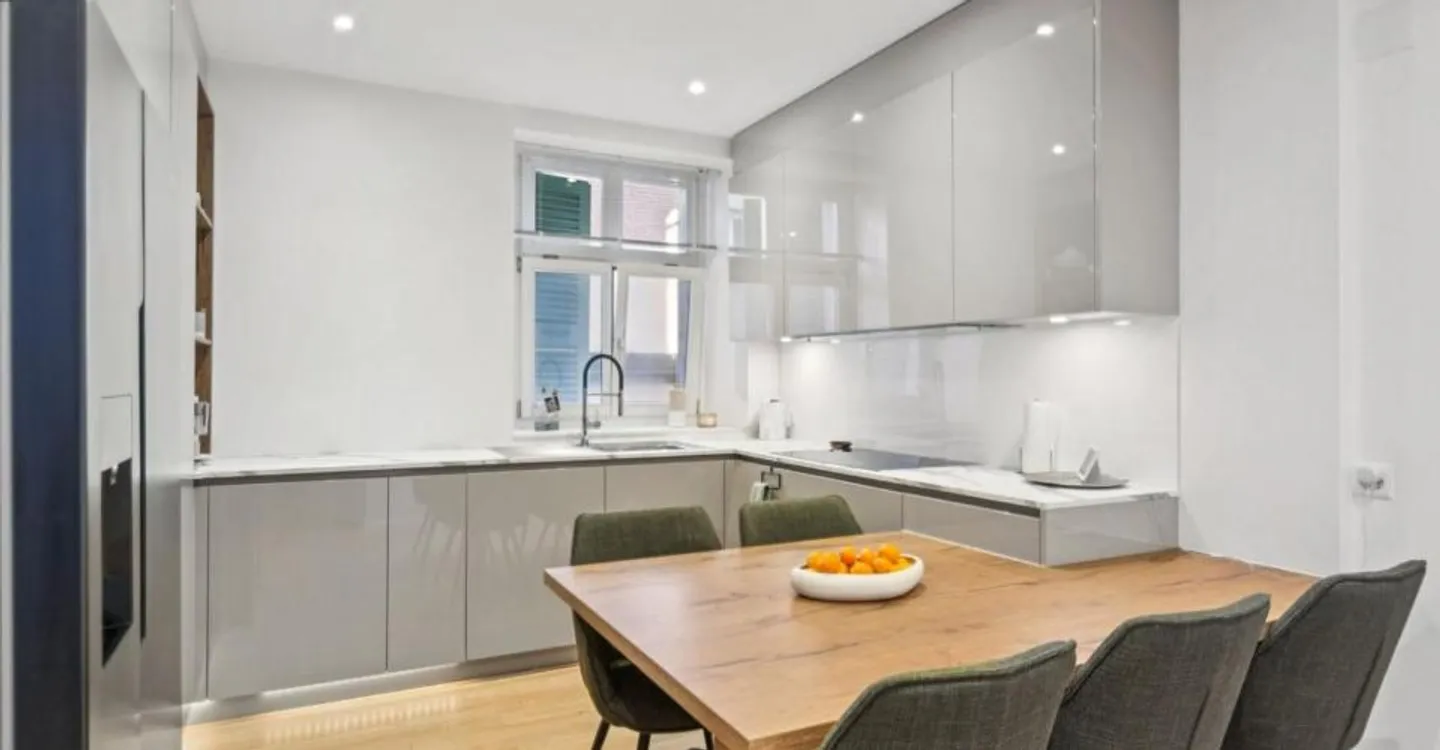 Rarity in the Heart of Reconvilier: Renovated 4.5 Room Apartment - Photo 9 of 13