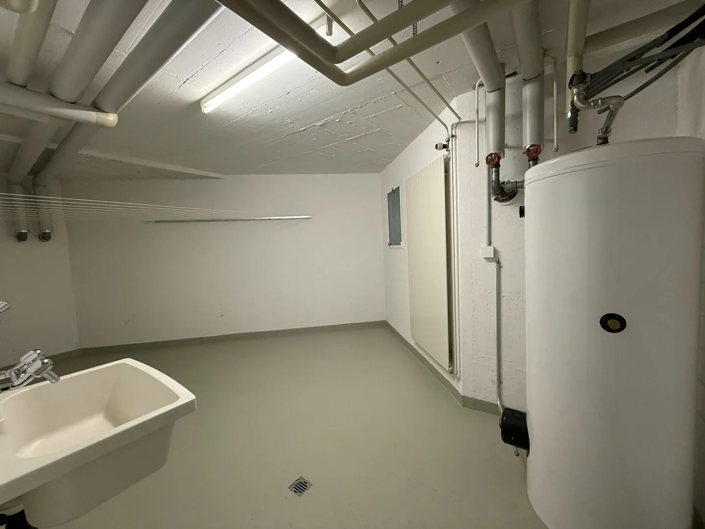 Modernes 6.5-Zimmer-Reiheneckhaus mit tollem Garten! Ideal für Familien und Paare - Foto 16 von 19