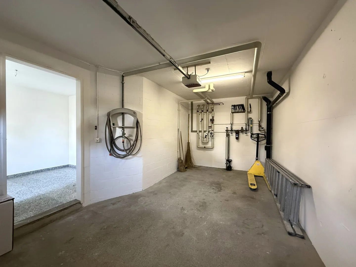 Modernes 6.5-Zimmer-Reiheneckhaus mit tollem Garten! Ideal für Familien und Paare - Foto 18 von 19