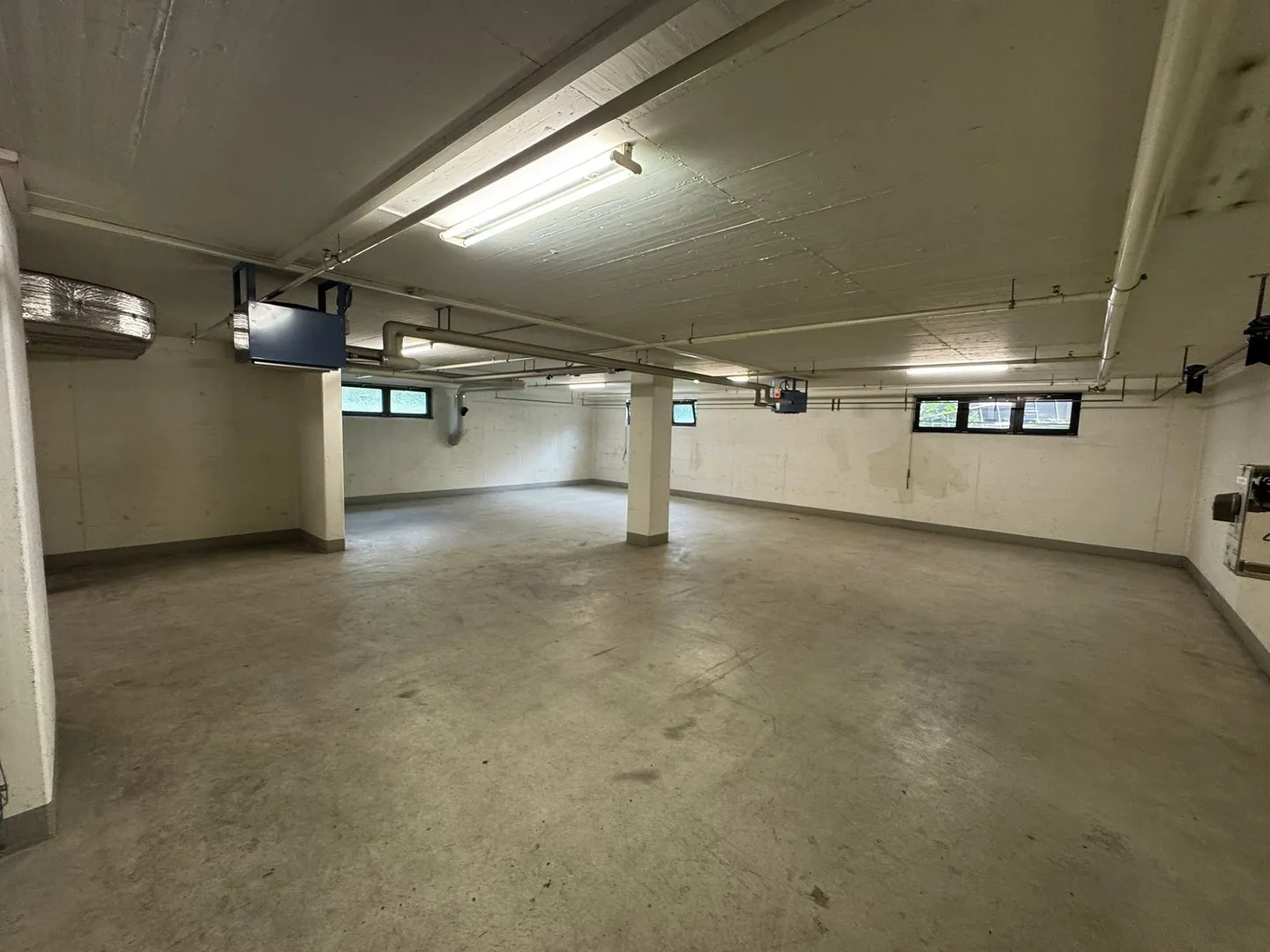 With direct access (car) - Photo 4 of 6