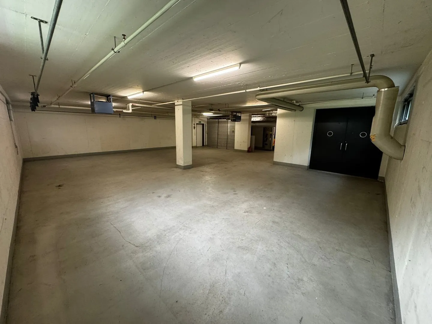With direct access (car) - Photo 6 of 6