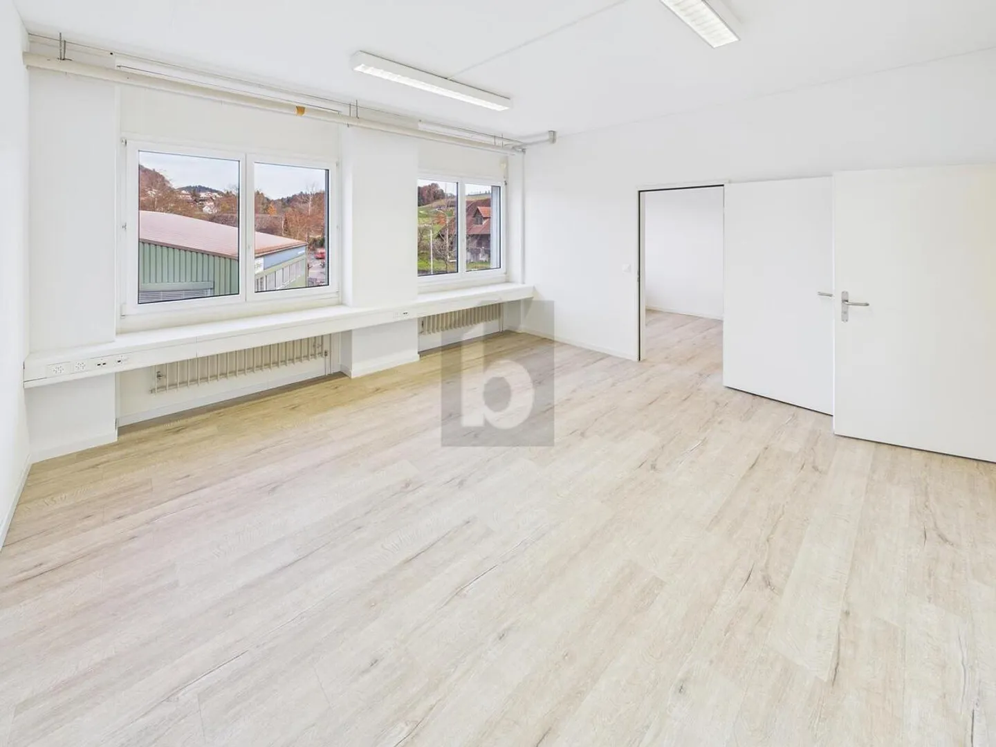 SPACIOUS, BRIGHT AND WELL CONNECTED - Photo 1 of 6