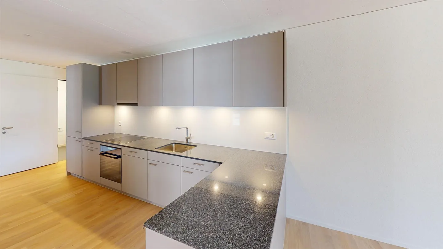 Appartement 4.5 pièces - Un espace de vie spacieux pour une famille ou une colocation - Photo 2 sur 8