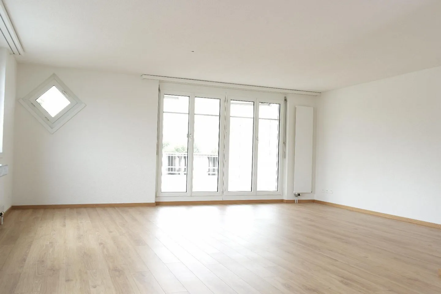 Attenzione famiglie: Ottimo appartamento duplex di 5,5 stanze in affitto - Foto 2 di 3