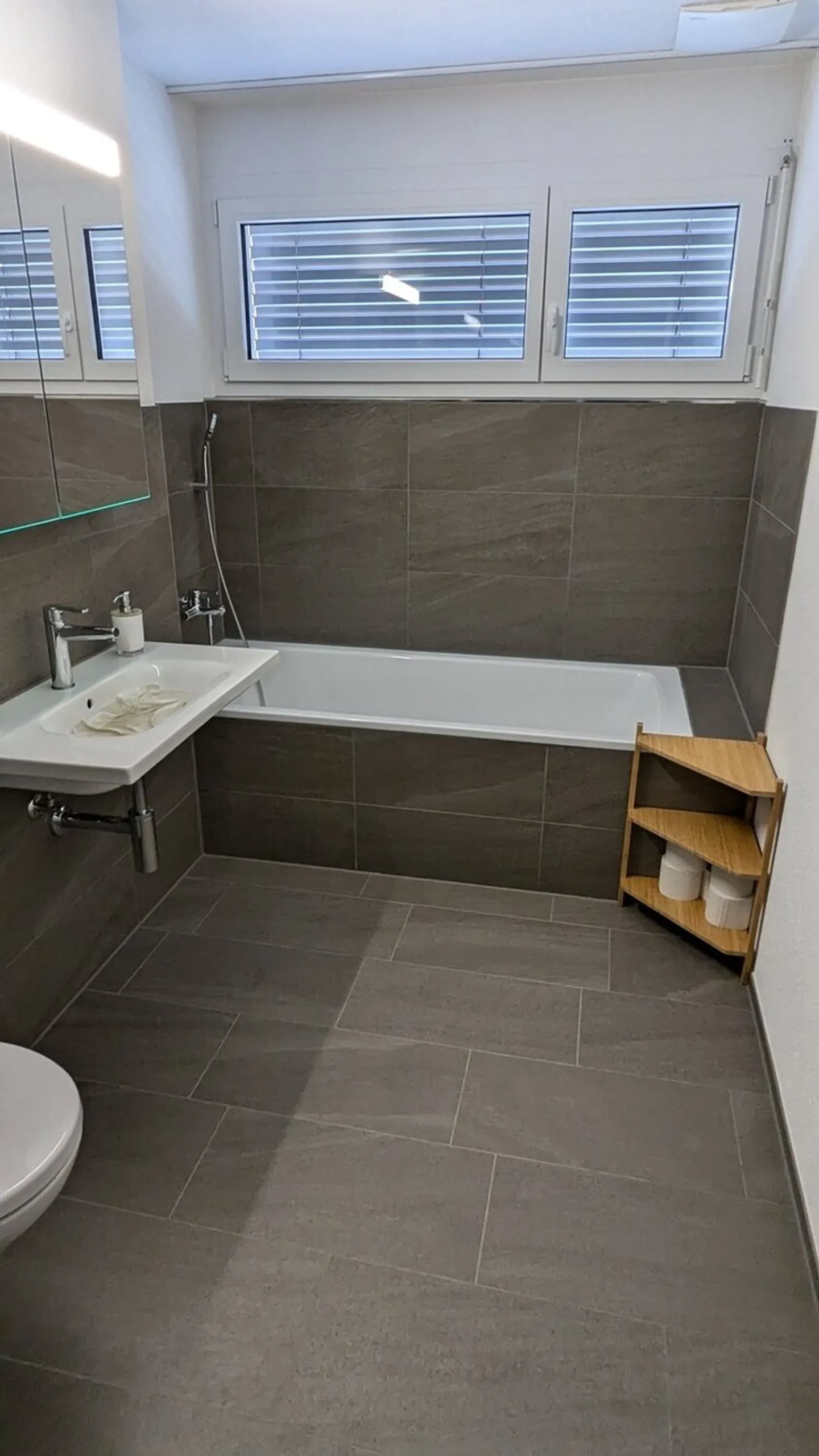 Appartamento moderno di 2,5 stanze con torre di lavaggio privata - Foto 4 di 8