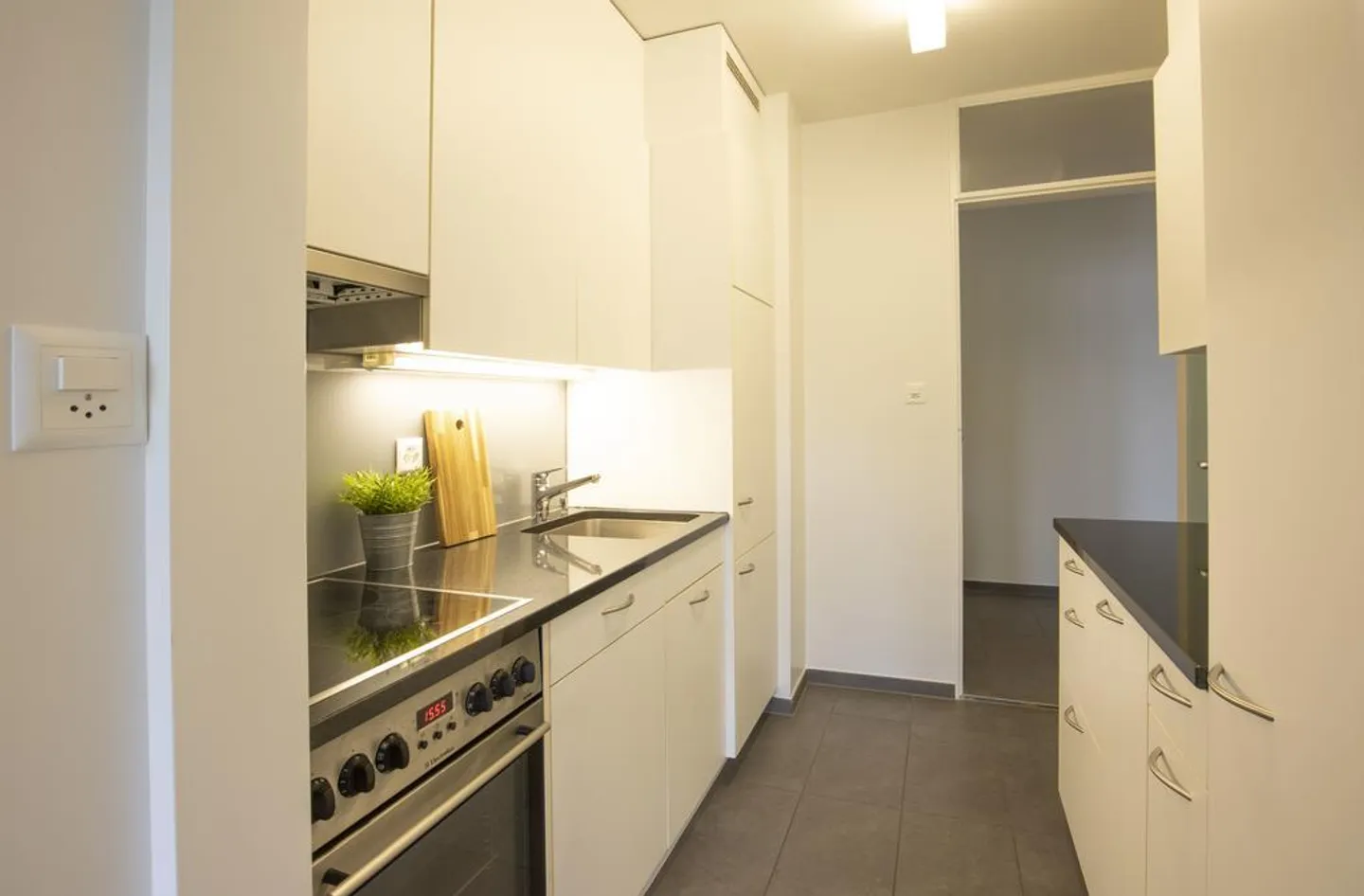 Helle 1.5-Zimmer-Wohnung mit Balkon - Foto 4 von 8