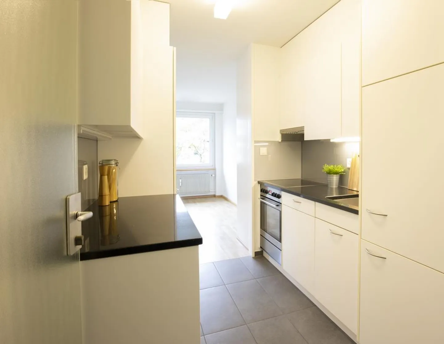 Helle 1.5-Zimmer-Wohnung mit Balkon - Foto 5 von 8