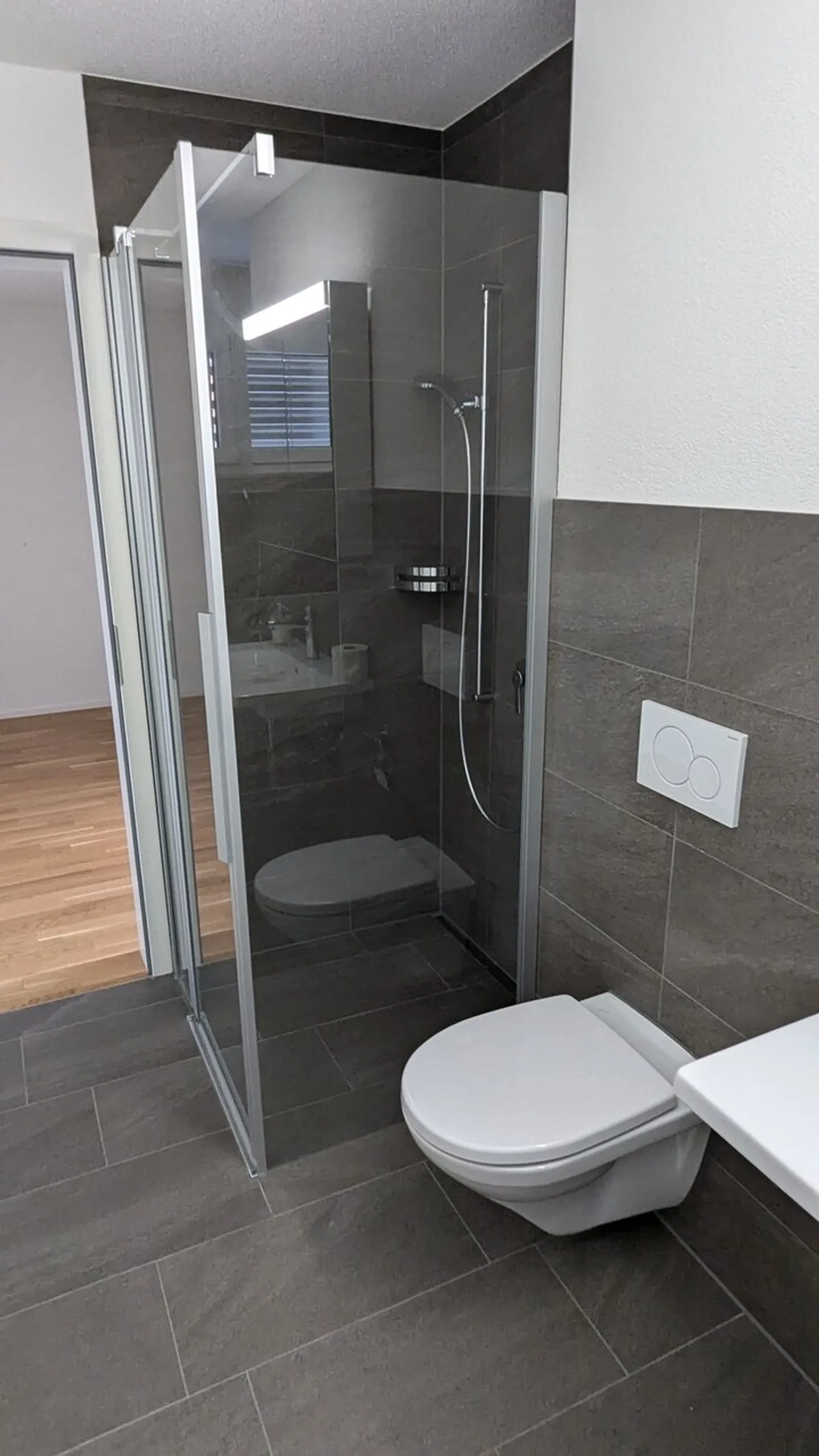 Appartamento moderno di 2,5 stanze con torre di lavaggio privata - Foto 5 di 8