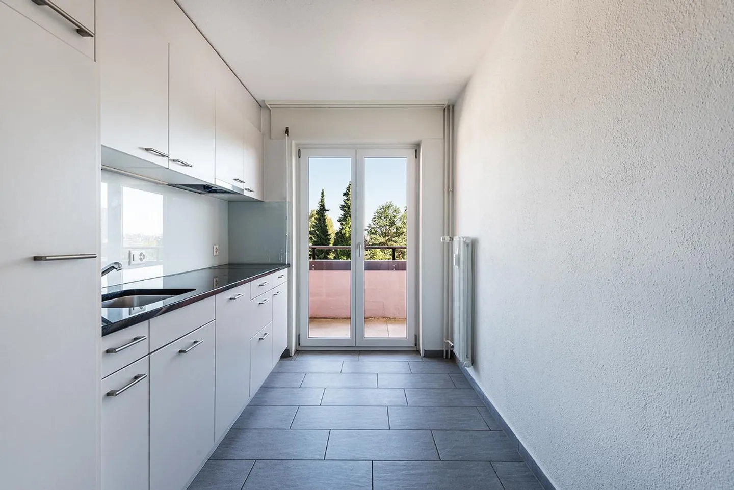 Charming 3.5 room apartment in a central location - Photo 2 of 7