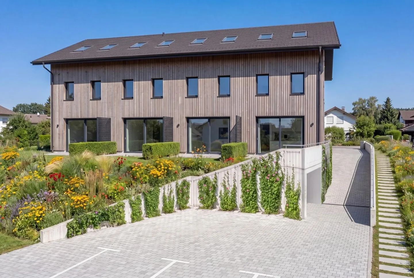 Maison Contiguë Contemporaine - Photo 1 sur 13