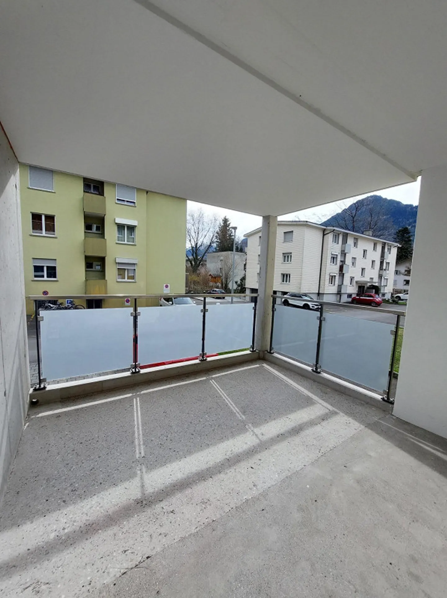appartamento luminoso con 2 camere e grande terrazza - Foto 2 di 7