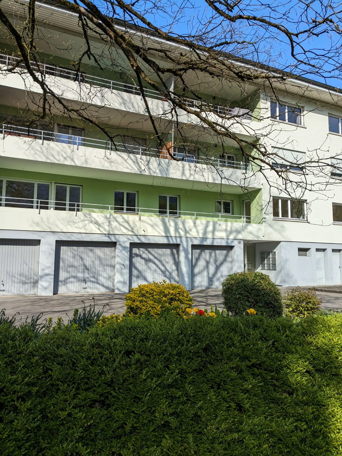 Appartamento ristrutturato di 4,5 locali con due balconi e vista sul Pilatus - Foto 11 di 12