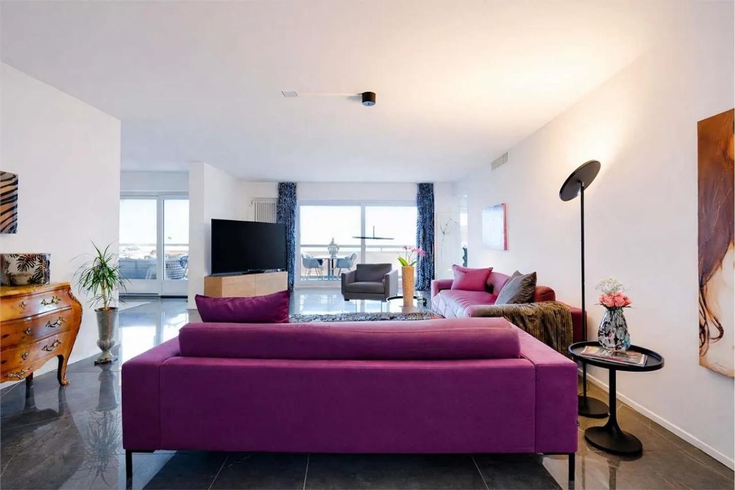 MAGNIFICO APPARTAMENTO CON DEPENDANCE E VISTA LAGO - Foto 1 di 13