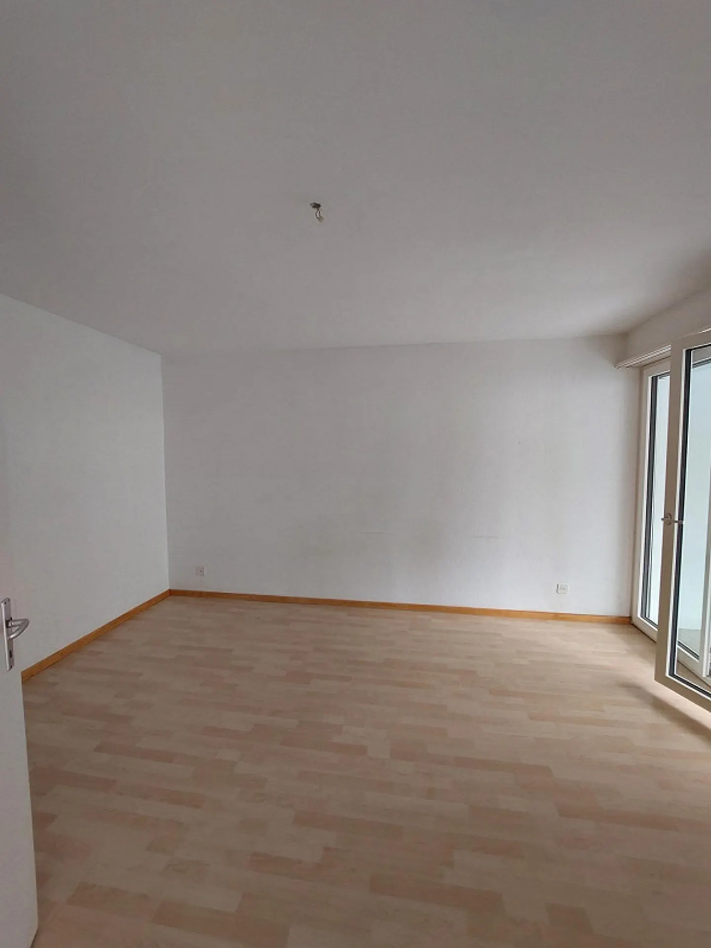 appartamento luminoso con 2 camere e grande terrazza - Foto 7 di 7