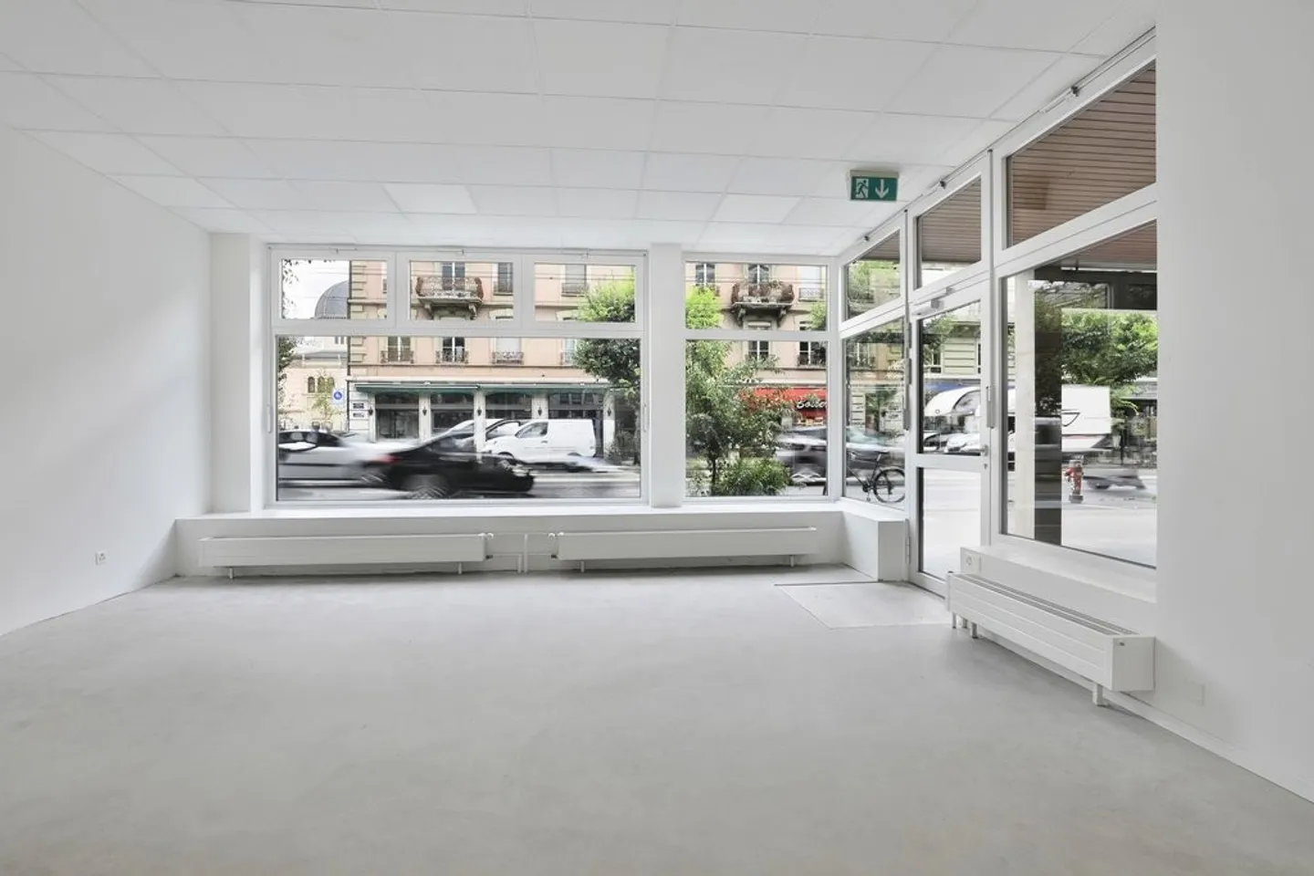 Arcade spacieuse sur deux niveaux près du quartier bancaire - Photo 3 sur 11