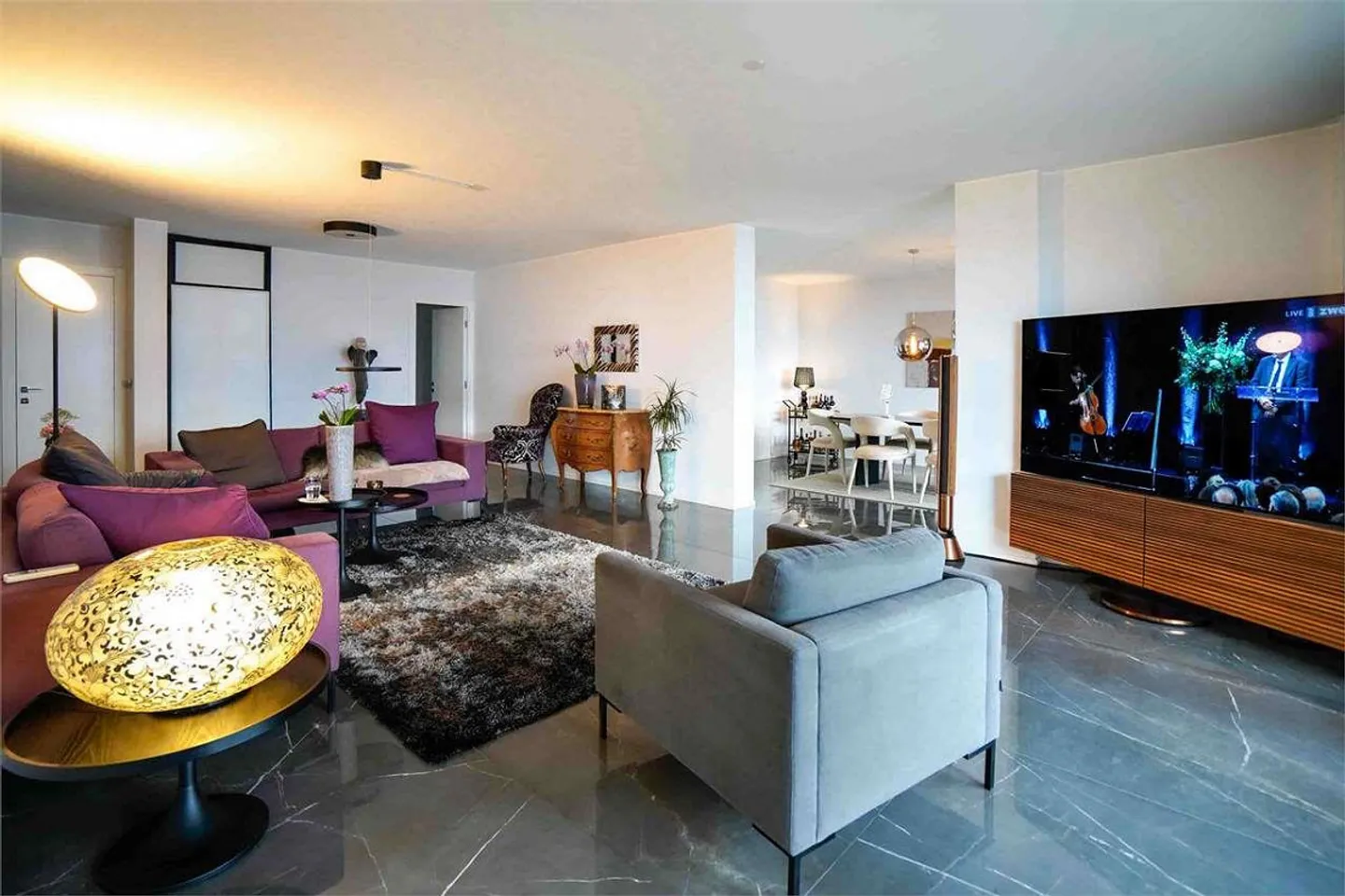 MAGNIFICO APPARTAMENTO CON DEPENDANCE E VISTA LAGO - Foto 2 di 13