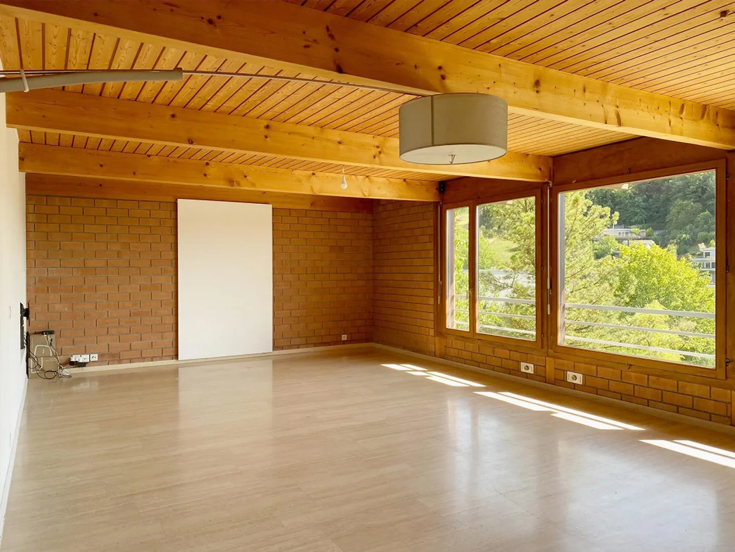 Detached single-family house with spectacular views - Photo 2 of 20