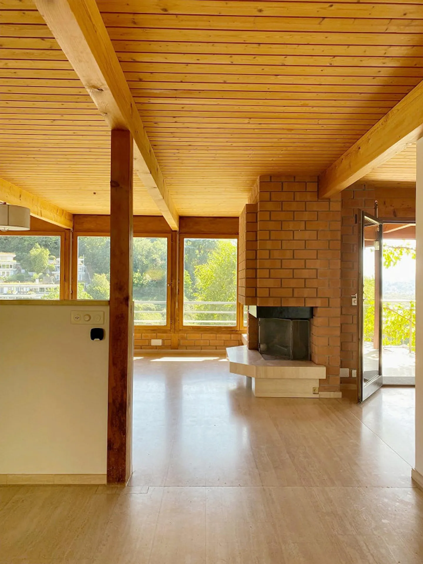 Detached single-family house with spectacular views - Photo 4 of 20