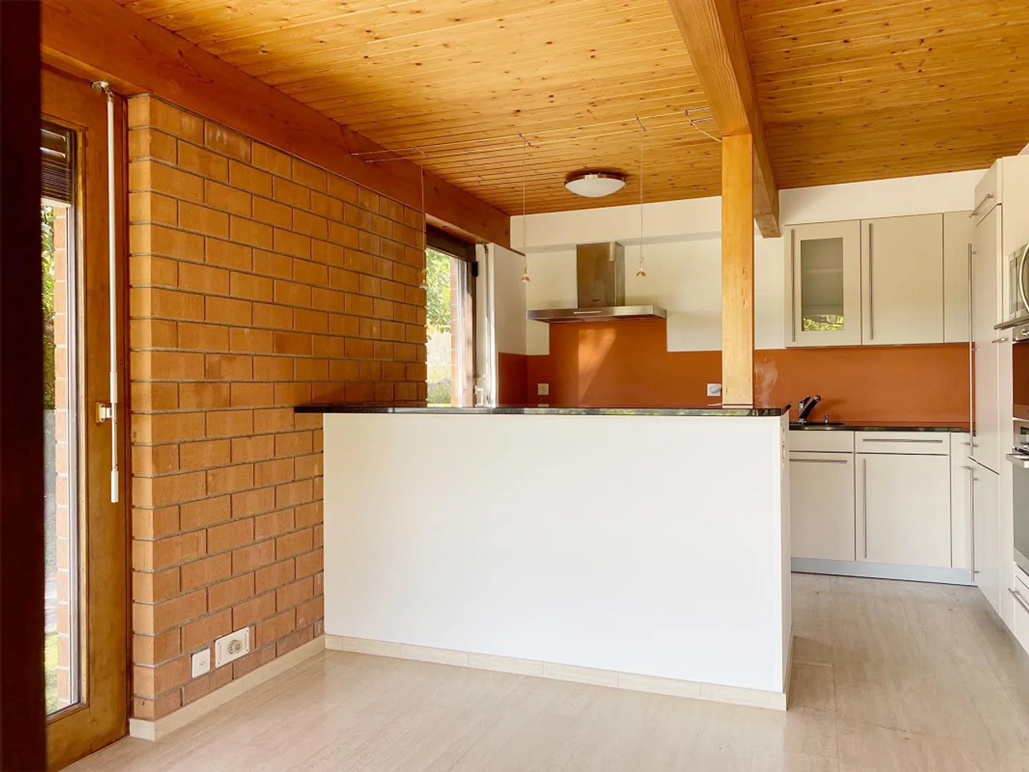 Detached single-family house with spectacular views - Photo 3 of 20