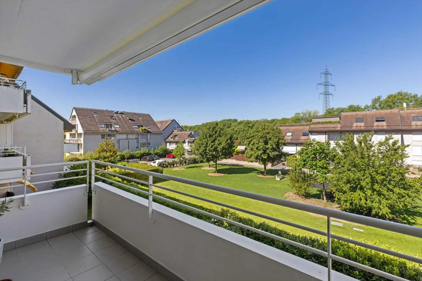 Helle Wohnung mit Balkon und grünem Blick - Foto 1 von 13