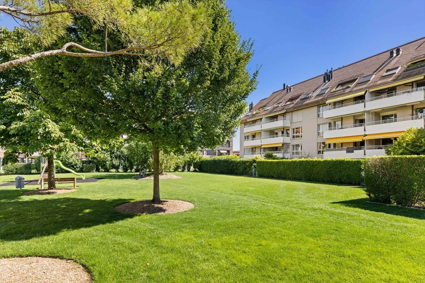 Helle Wohnung mit Balkon und grünem Blick - Foto 2 von 13
