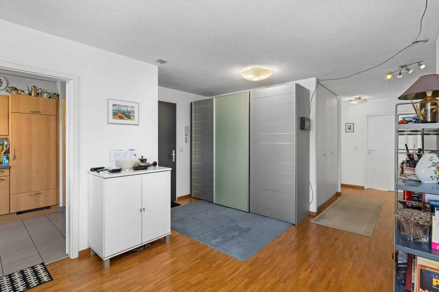 Helle Wohnung mit Balkon und grünem Blick - Foto 6 von 13