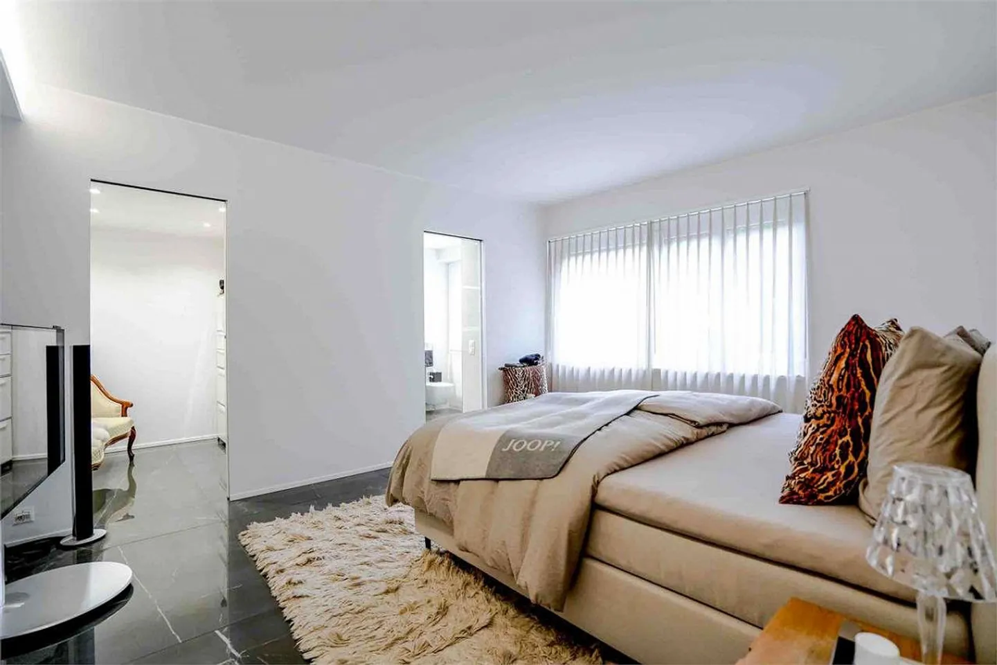 MAGNIFICO APPARTAMENTO CON DEPENDANCE E VISTA LAGO - Foto 10 di 13