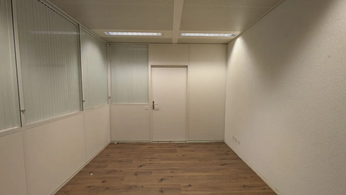 12.2m2 Magazzino Dübendorf - Im Schossacher 12 - Foto 1 di 13