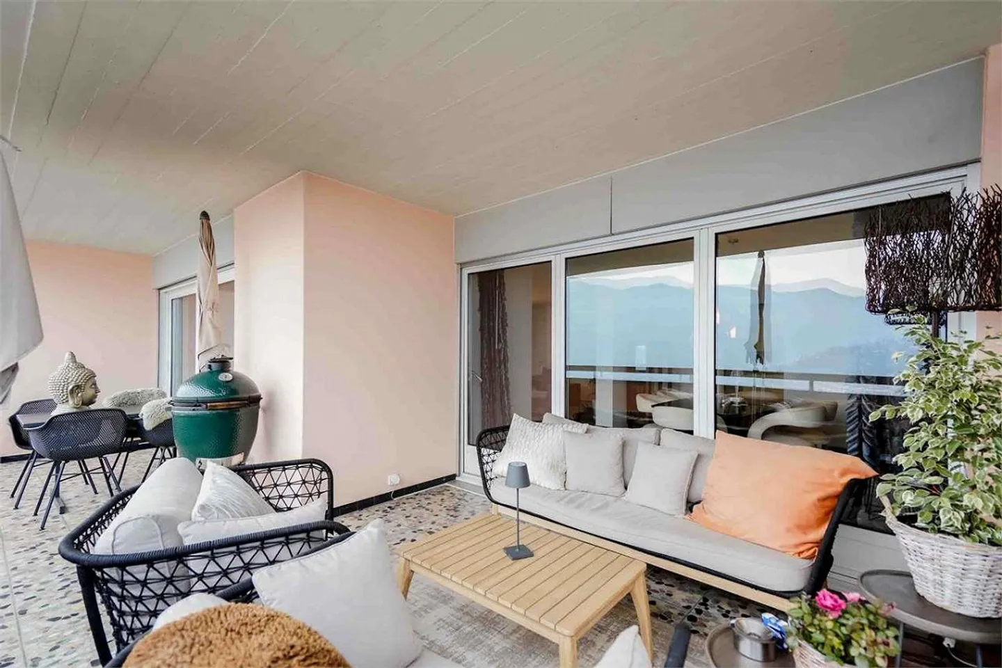 MAGNIFICO APPARTAMENTO CON DEPENDANCE E VISTA LAGO - Foto 13 di 13