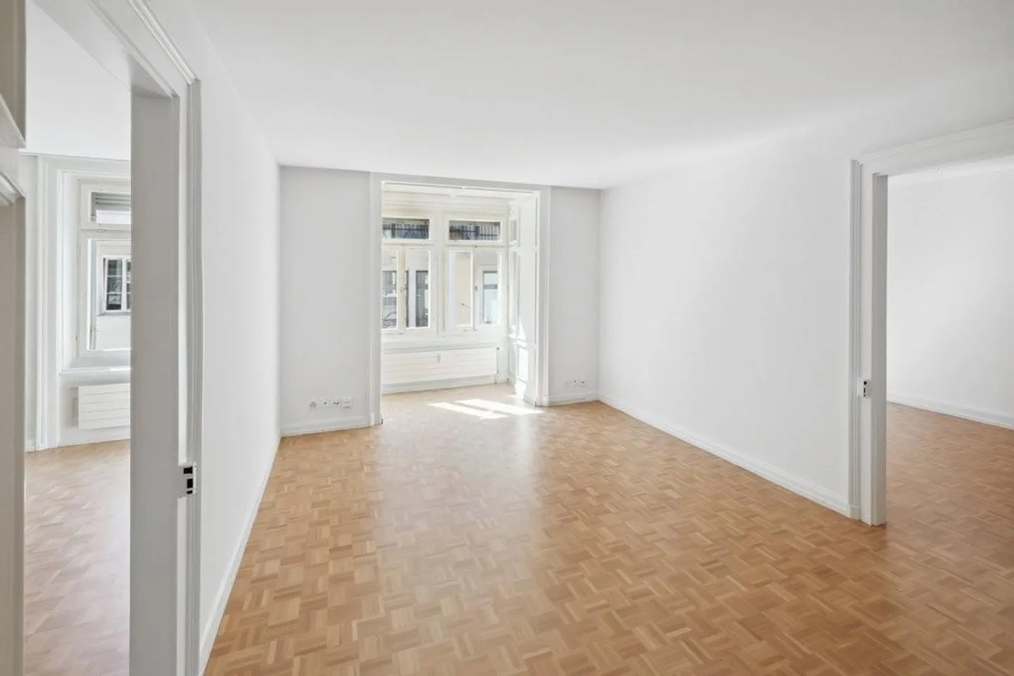 Enjoy city life to the fullest! - Photo 2 of 9