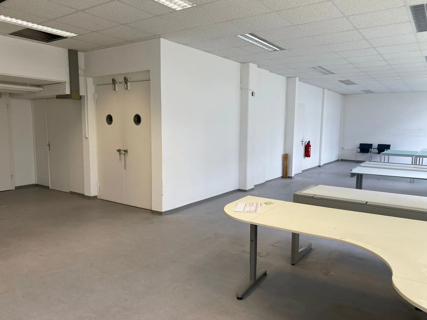 221 m2 Gewerbe in Effretikon mieten - Foto 3 von 17