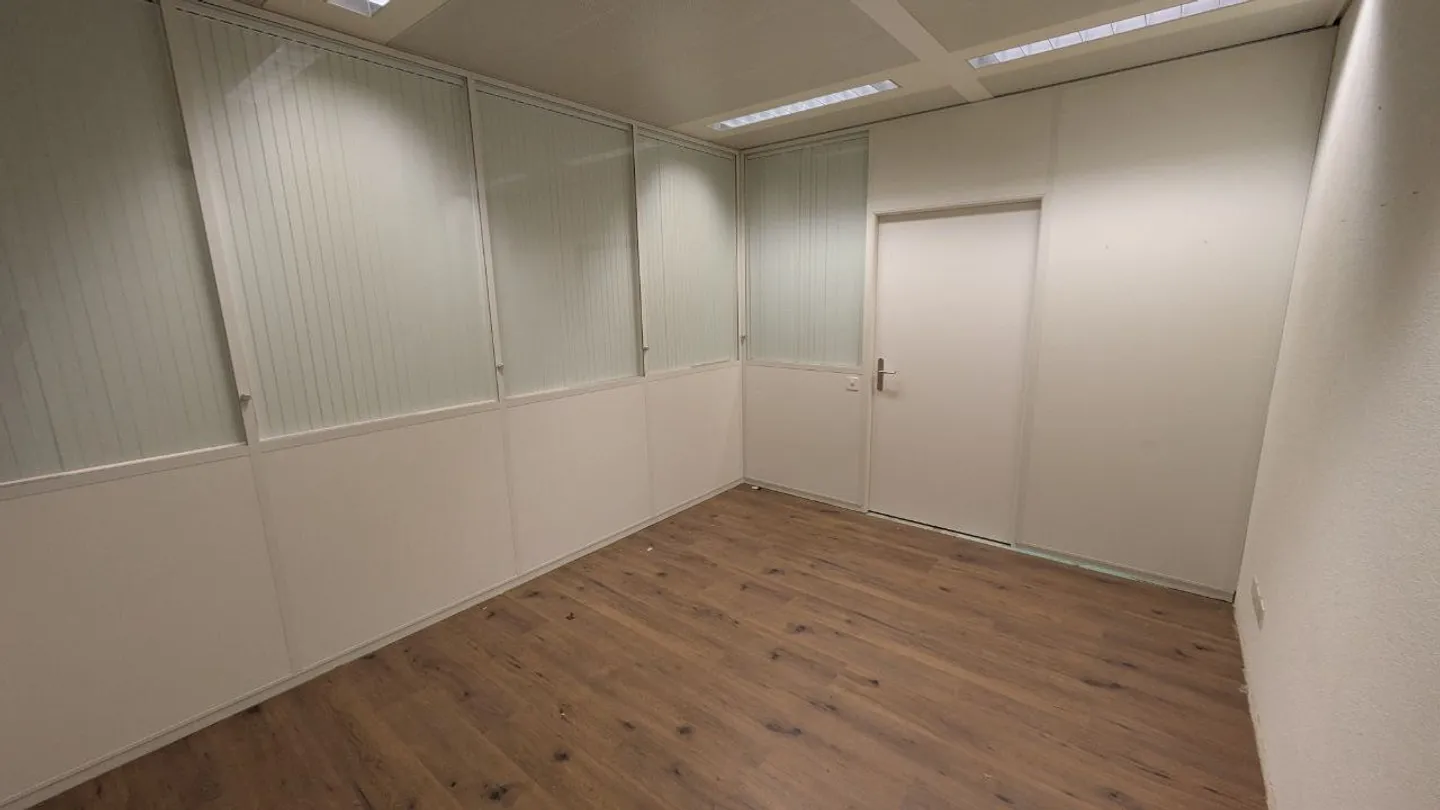 12.2m2 Magazzino Dübendorf - Im Schossacher 12 - Foto 4 di 13