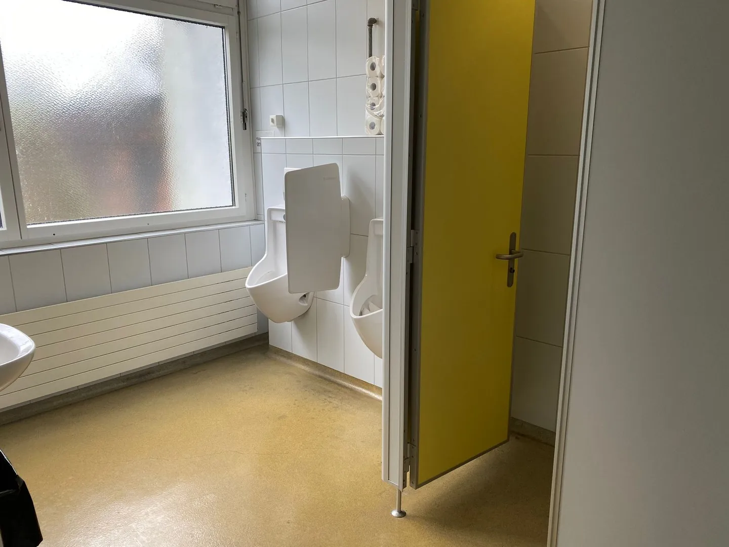 221 m2 Gewerbe in Effretikon mieten - Foto 4 von 17