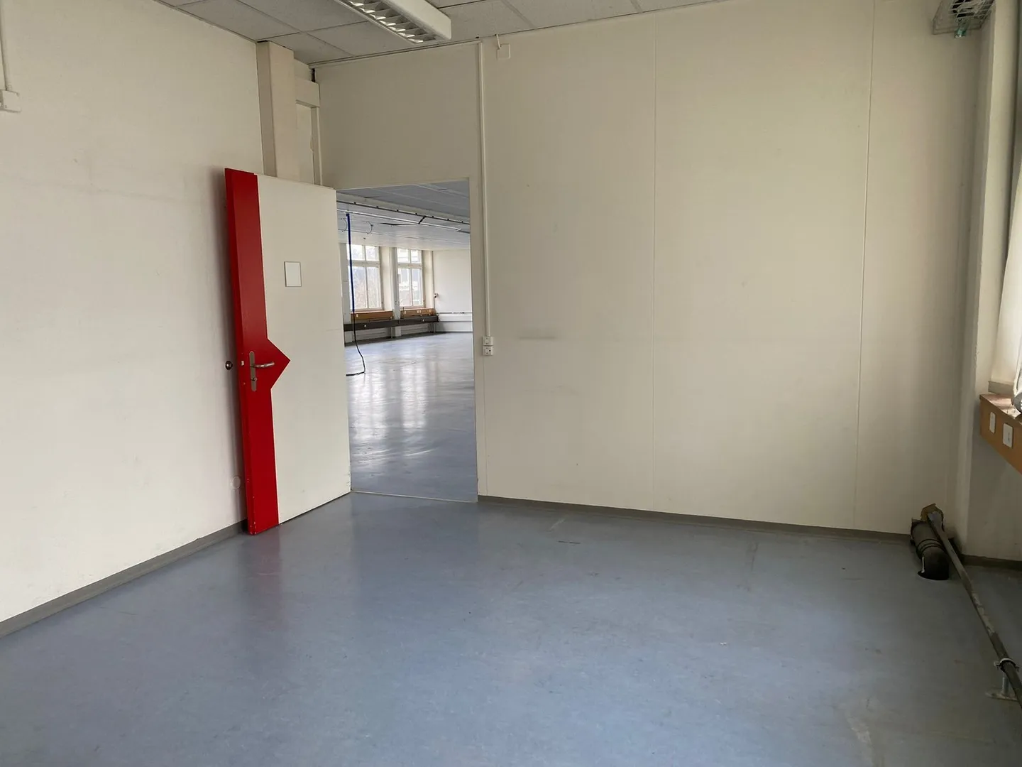 221 m2 Gewerbe in Effretikon mieten - Foto 5 von 17