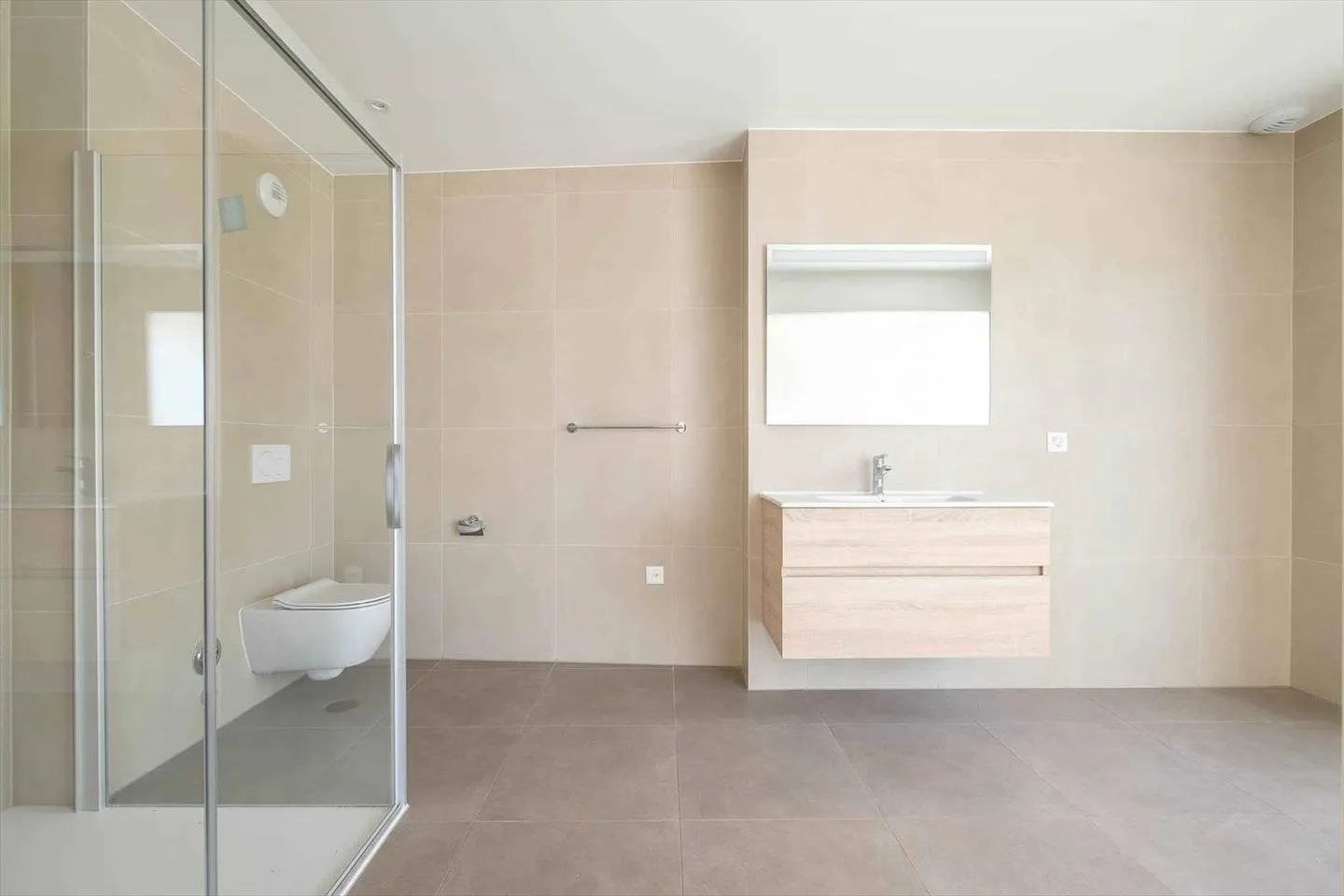 Appartamento stupendo con 7 stanze, terrazze e giardino - Foto 8 di 13