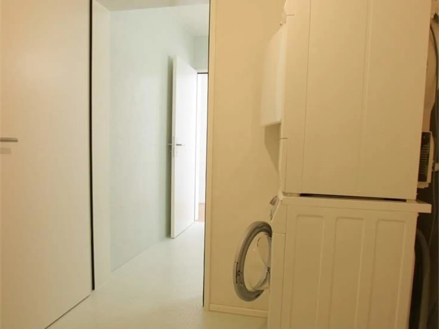 New: Modern 3.5 Room Apartment in Urban Location - Photo 7 of 8