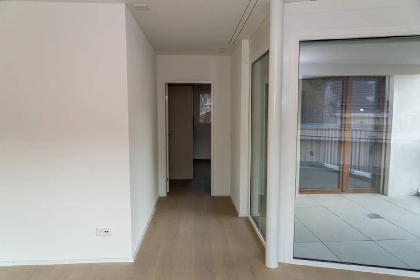 Moderne 3.5-Zimmer-Wohnung mit Aussicht in Obermumpf - Foto 8 von 11