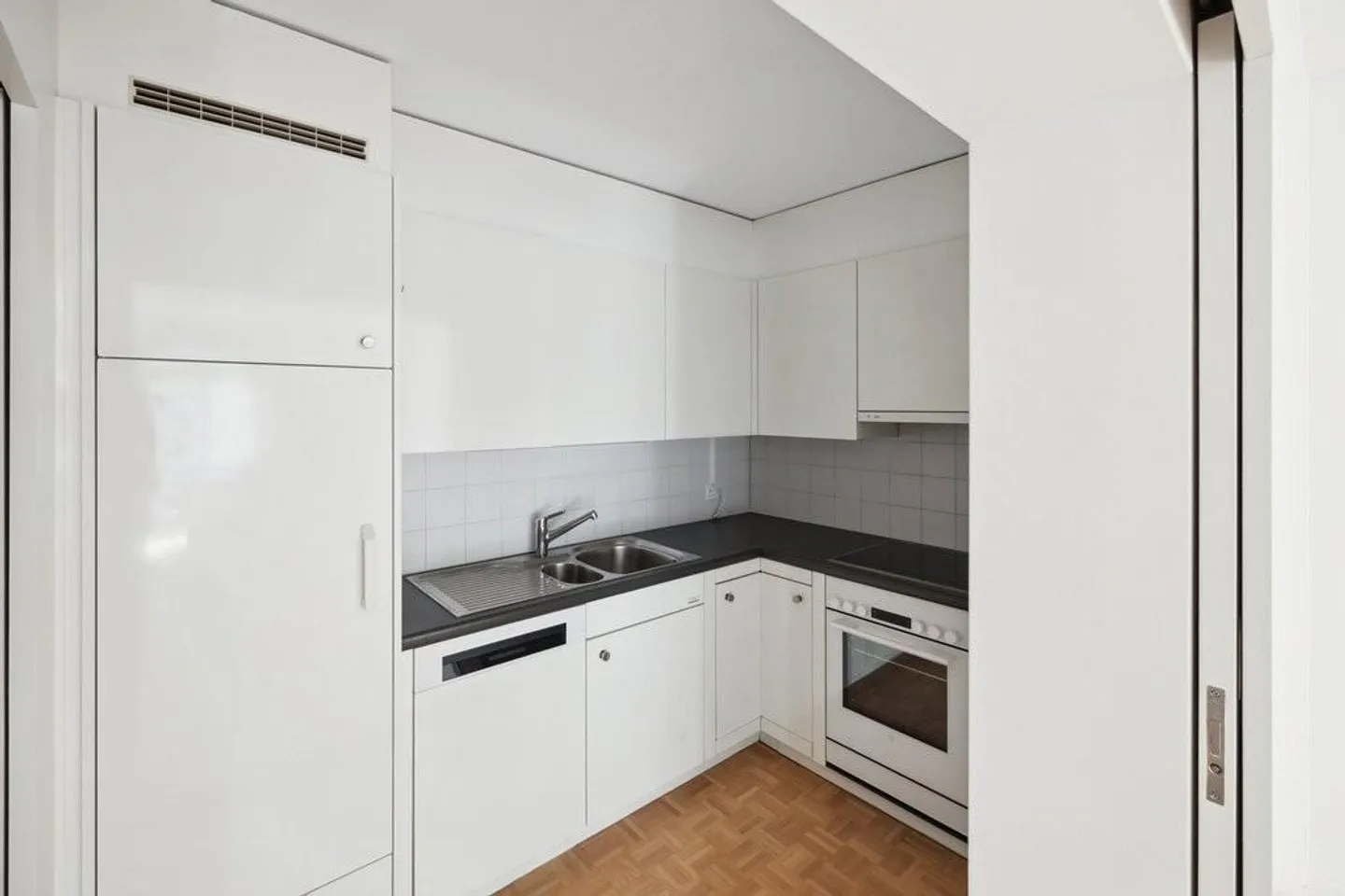 Enjoy city life to the fullest! - Photo 8 of 9