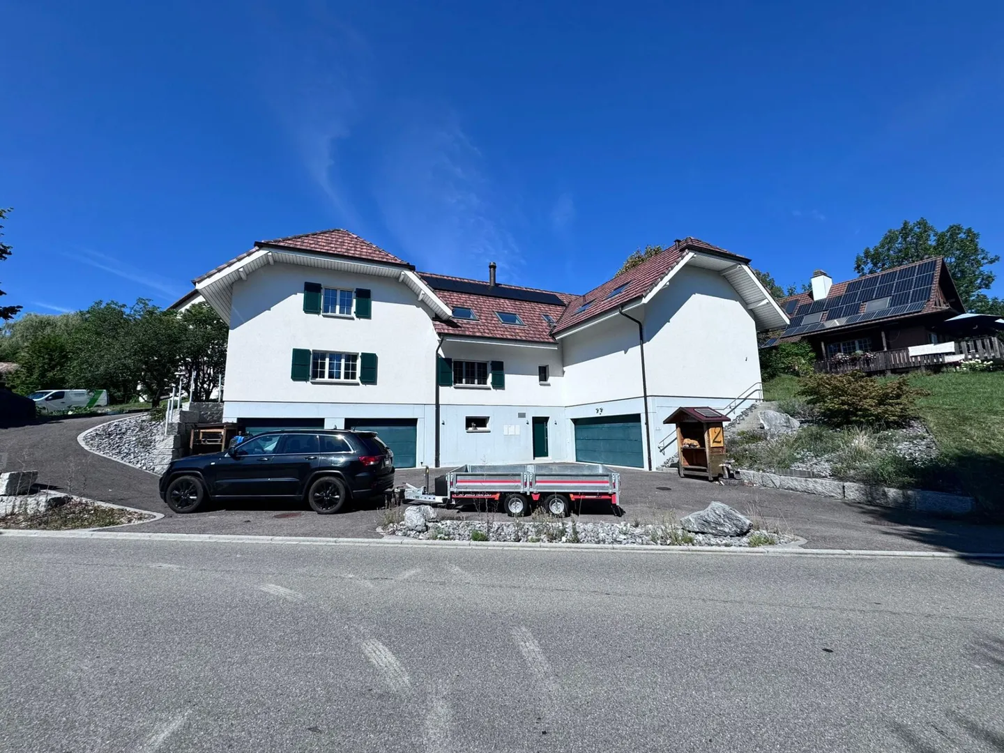 Grande casa unifamiliare quasi nuova di 6,5 stanze, 6 posti auto in garage + 4 posti auto, laghetto per koi, sala cinema, 3 bagni, posizione da sogno, a soli 10 min da Bubendorf - Foto 50 di 59