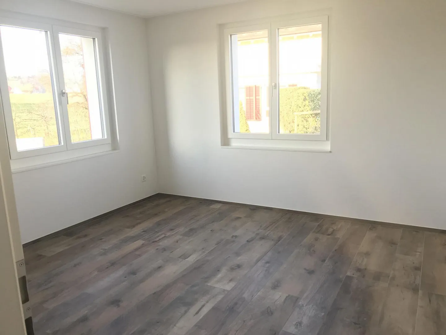 Moderno appartamento di 2,5 stanze con grande terrazza in una posizione tranquilla - Foto 6 di 11