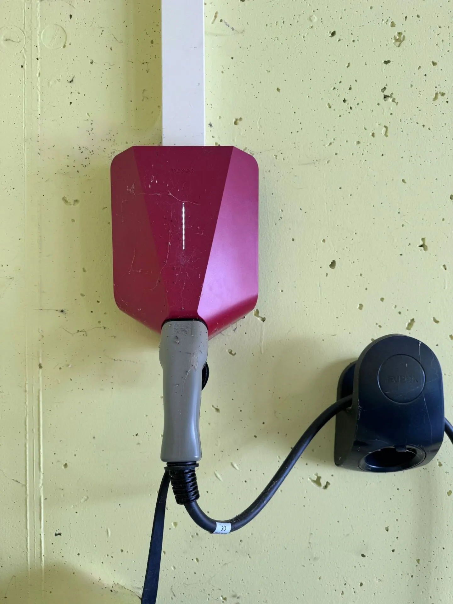 Grande casa unifamiliare quasi nuova di 6,5 stanze, 6 posti auto in garage + 4 posti auto, laghetto per koi, sala cinema, 3 bagni, posizione da sogno, a soli 10 min da Bubendorf - Foto 57 di 59