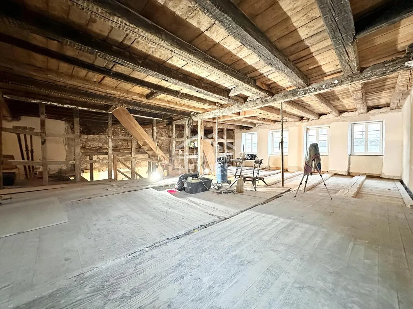 Maison multifamiliale au goût raffiné avec 3 unités résidentielles - APPROUVÉE ! - Photo 3 sur 6