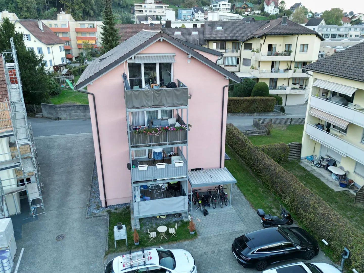 Appartement central 4.5 au rez-de-chaussée élevé - Photo 1 sur 18