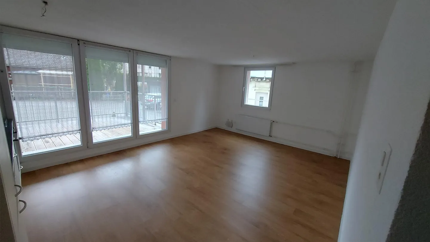 Appartement central 4.5 au rez-de-chaussée élevé - Photo 4 sur 18