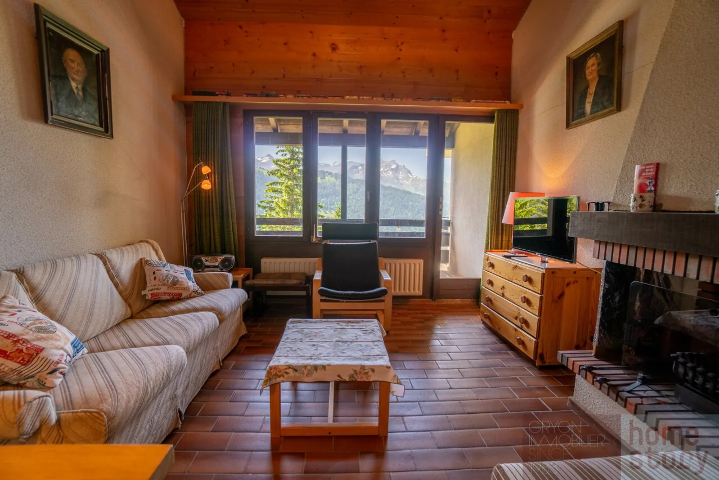 2 rooms with mezzanine, panoramic view and direct access to the slopes - Photo 2 of 11