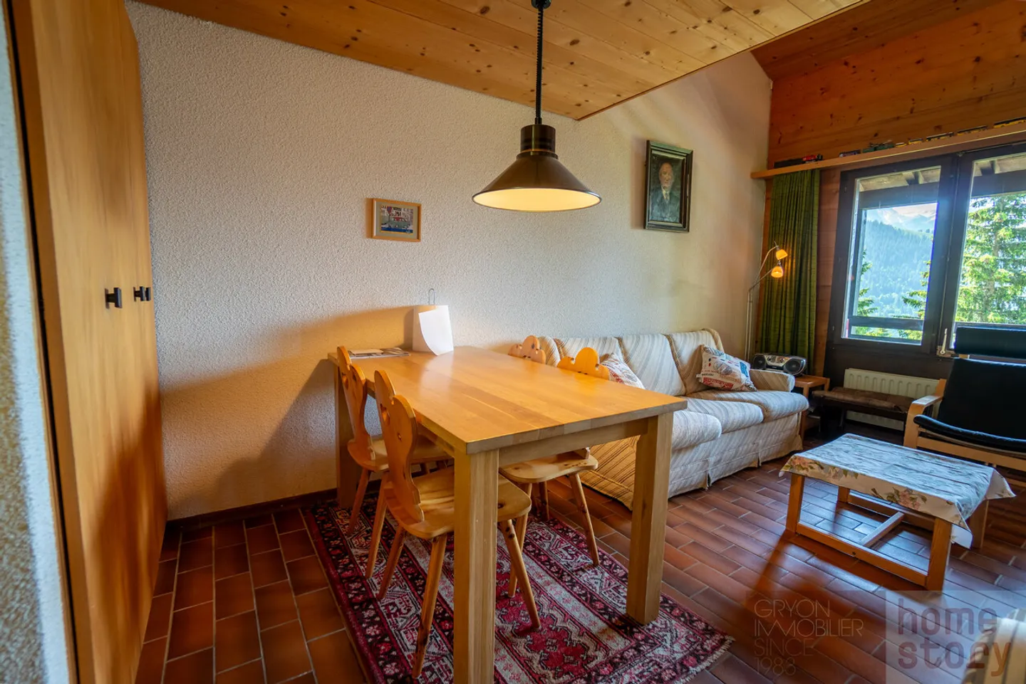 2 rooms with mezzanine, panoramic view and direct access to the slopes - Photo 3 of 11